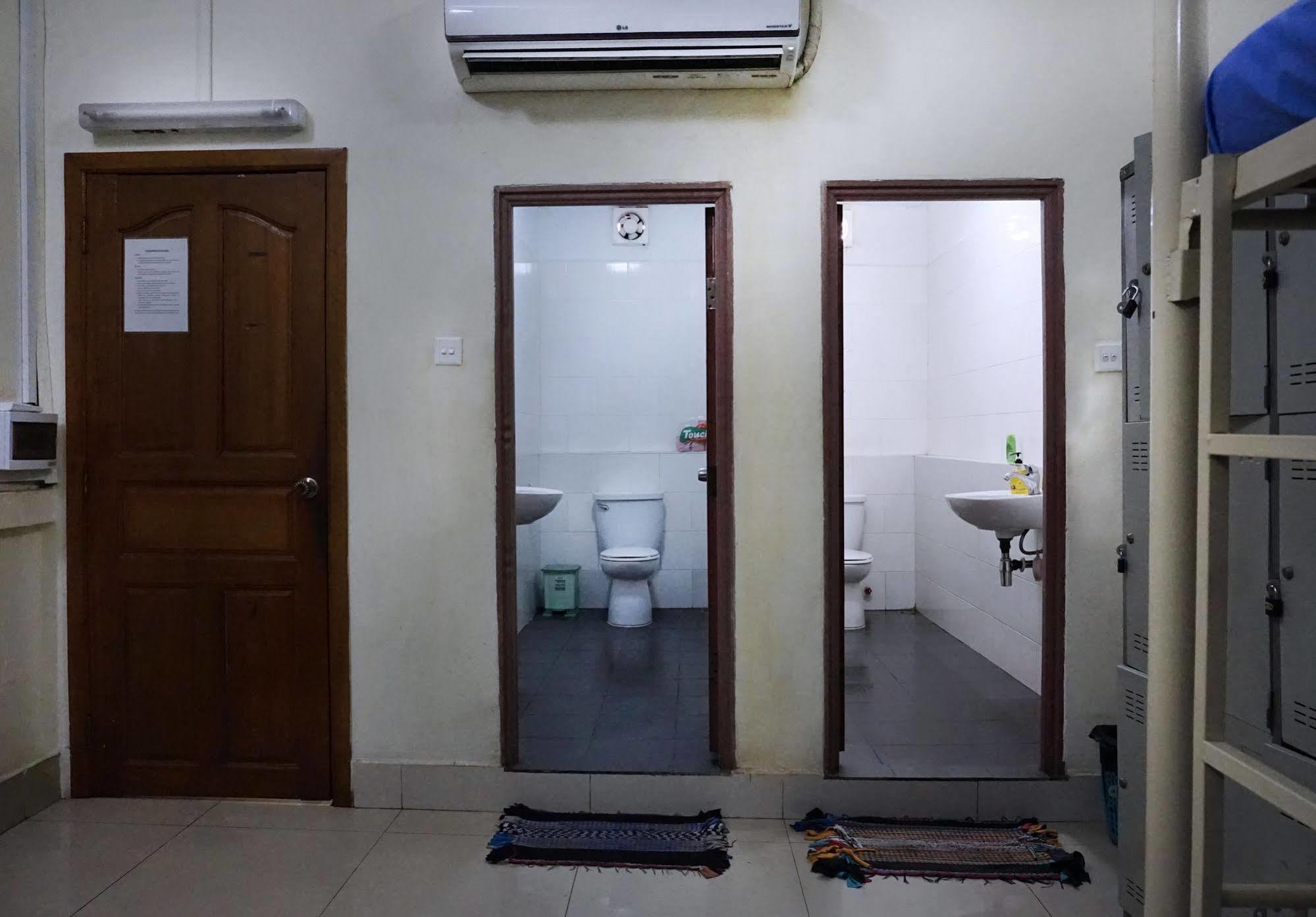 Riverside Backpackers بنوم بنه المظهر الخارجي الصورة