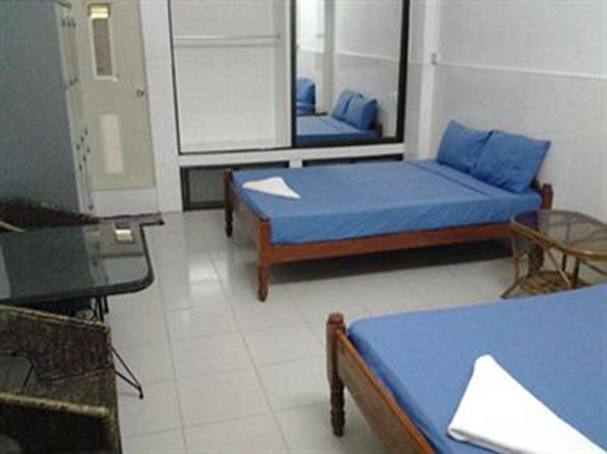Riverside Backpackers بنوم بنه المظهر الخارجي الصورة