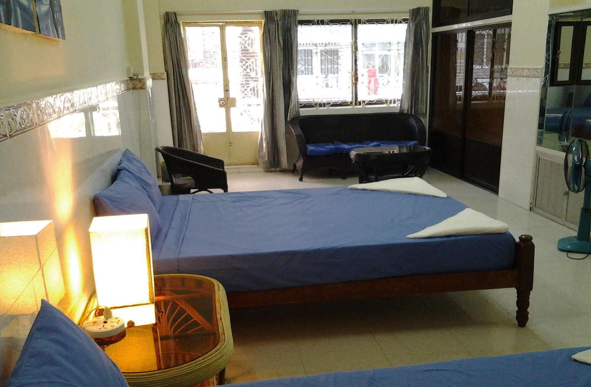 Riverside Backpackers بنوم بنه المظهر الخارجي الصورة