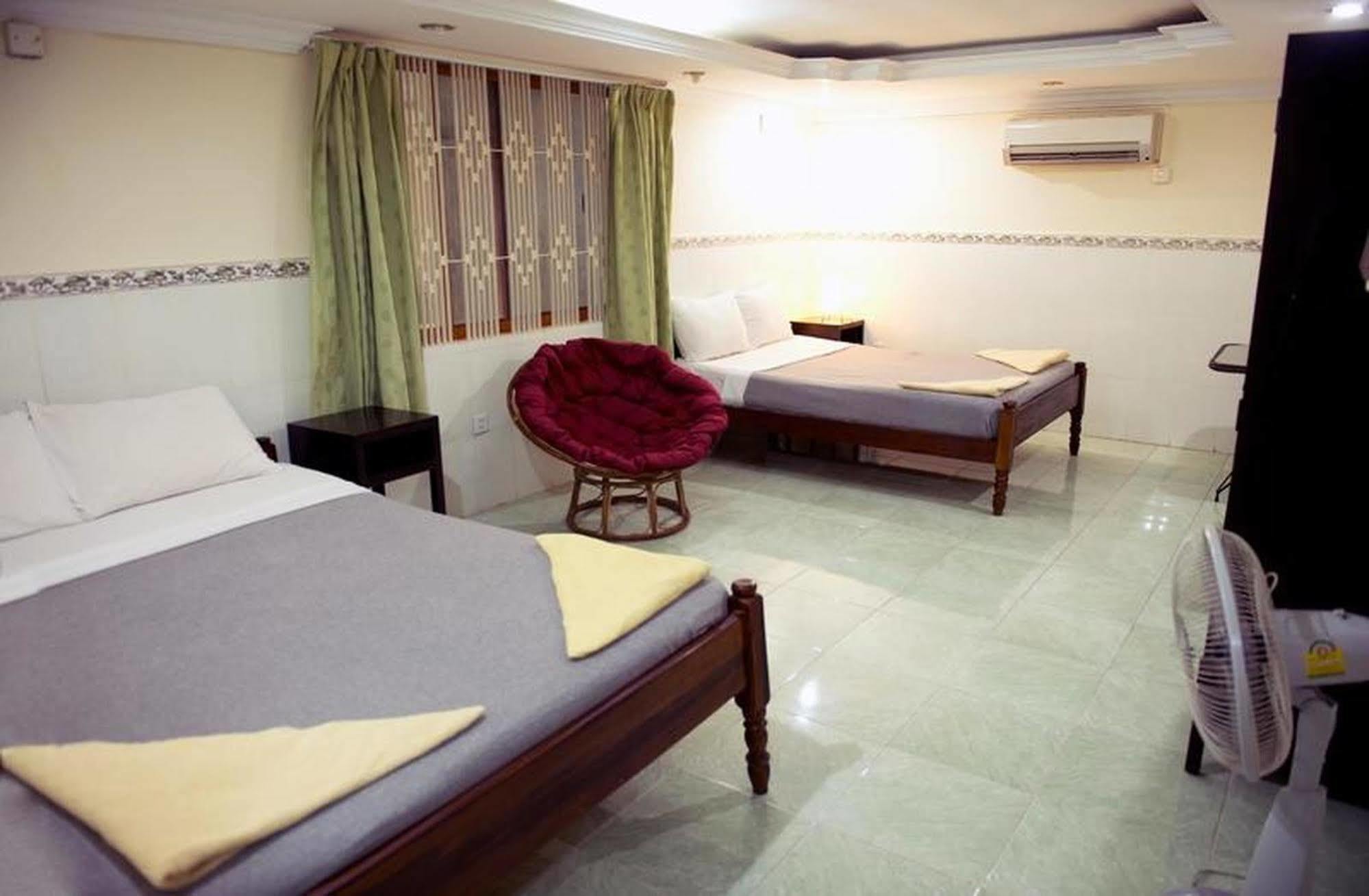 Riverside Backpackers بنوم بنه المظهر الخارجي الصورة